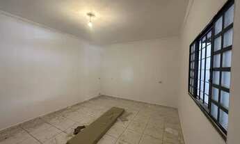 Imagem 6: Alugo Casa Localizada no Leste Universitário 3 Quartos sendo 1 suíte