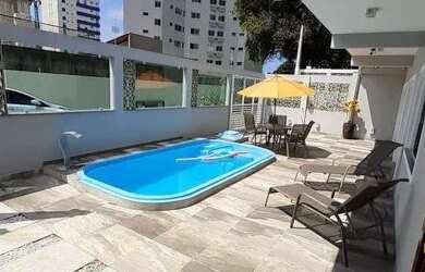 Imagem 2: Linda casa com piscina, no centro de Bal. Piçarras, a 200m da praia com muita natureza e p
