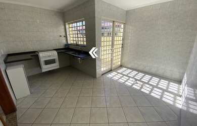 Imagem 5: Casa 4 dormitórios sendo 1 suíte, central parque zona oeste