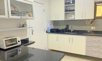 Imagem 7: Apartamento para locação anual na praia das Pitangueiras, 03 dormitórios, 02 vagas de gara