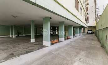 Imagem 3: Apartamento para venda possui 74 metros quadrados com 2 quartos em Menino Deus - Porto Ale