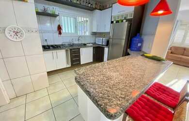 Imagem 2: Casa térrea duas quadras do mar em zona de moradores