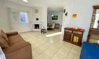 Imagem 4: Casa térrea duas quadras do mar em zona de moradores