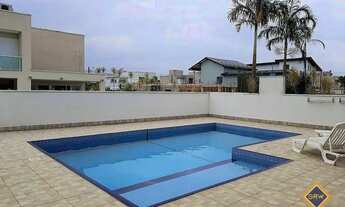 Imagem: Casa com piscina disponível para locação