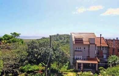 Imagem 6: BAIXOU, PREÇO PROMOCIONAL. Sobrado 3 dormitórios, 1suíte, com área gourmet com churrasque