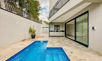 Imagem 7: Casa de condomínio sobrado para aluguel e venda possui 340 metros quadrados com 4 quartos