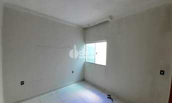 Imagem 3: Casa para aluguel, 2 quartos, 1 suíte, 1 vaga, Novo Mundo - Uberlândia/MG