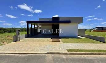 Imagem 2: Casa térrea em condomínio completa, com 3 quartos sendo 1 suíte, piscina e churrasqueira