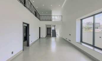 Imagem 4: Sobrado para venda tem 311 metros quadrados com 4 quartos