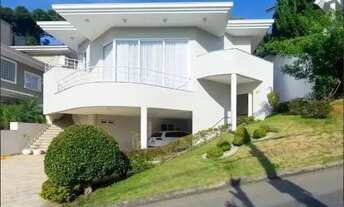 Imagem 2: Casa em Condomínio Fechado para Alugar em Curitiba 4 Suítes, Piscina e Espaço Gourmet