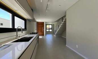 Imagem 3: Casa para Venda em Florianópolis, Campeche, 3 dormitórios, 1 suíte, 2 banheiros, 2 vagas