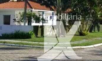 Imagem: Casa com 4 dorm.( sendo que 1 é suíte)