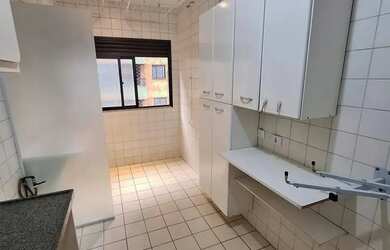 Imagem 6: Apartamento com Varanda e Móveis Planejados no Pacific Towers Alphaville