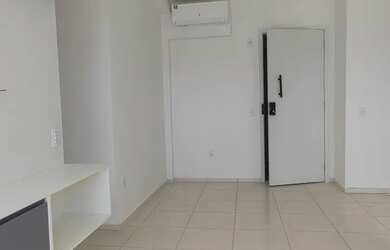 Imagem 7: Ponta negra. 2/4 (1 suíte). Armários e ar condicionados