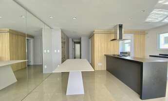 Imagem 2: Apartamento com 84x para pagar, amplo, com 2 suítes e lavabo, no bairro Navegantes