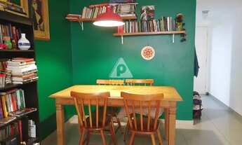 Imagem 3: Excelente apartamento de dois quartos com varanda em Laranjeiras