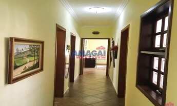 Imagem 2: Casa para aluguel possui 208 metros quadrados com 3 quartos em Centro - Jacareí - SP