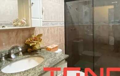 Imagem 7: Sobrado modulado com três andares disponível para locação