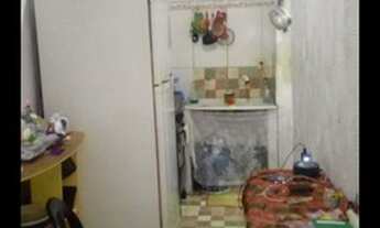 Imagem 2: Pequeno kitnet mobiliado com água e luz incluído no valor do aluguel