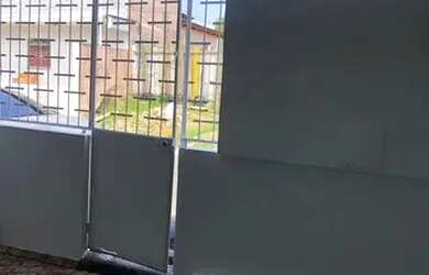 Imagem 2: Casa no São Jorge, 1 quarto, sala, cozinha, banheiro toda gradeada