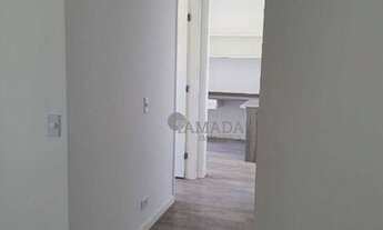 Imagem 3: Apartamento com sacada, com vidro