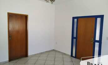 Imagem 7: Casa à Venda no Bairro Santos Dumont com 3 Quartos por R$ 455.000