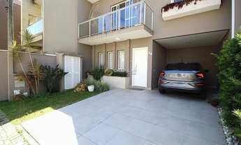 Imagem 2: Belíssimo sobrado triplex à venda no bairro Pinheirinho/Capão Raso, Curitiba - PR