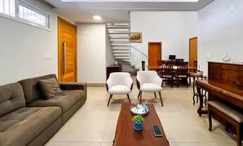 Imagem 3: Casa à venda em Maringá, Jardim Alamar, com 4 quartos, com 298.93 m²