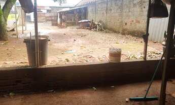 Imagem 4: Casa em rua tranquila, próximo a comércios