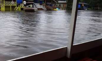 Imagem 5: Vendo terreno na comunidade do Ariri