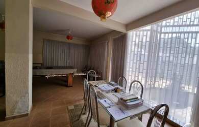 Imagem 6: Amplo Lote com Casa Principal, Piscina, Sauna e Casas Anexas em Condomínio Exclusivo - Vic