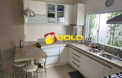 Imagem 4: Casa para Venda em Uberlândia, Cidade Jardim, 3 dormitórios, 3 suítes, 5 banheiros, 4 vaga