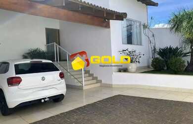 Imagem 5: Casa para Venda em Uberlândia, Cidade Jardim, 3 dormitórios, 3 suítes, 5 banheiros, 4 vaga