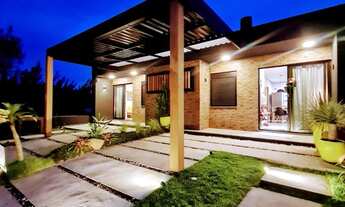 Imagem: Geminado a 200 metros do mar no condomínio