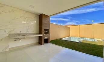 Imagem 4: Sobrado com piscina e quintal à venda