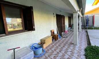 Imagem 3: Casa com piscina no centro de imbé