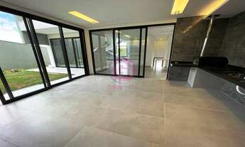 Imagem 4: Casa de condomínio sobrado para aluguel tem 348 metros quadrados com 5 quartos