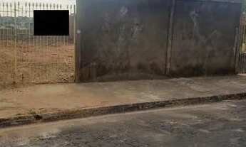 Imagem: Terreno plano e encaixado com 242,00m²