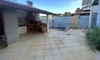 Imagem: Bela casa disponível para a venda no condomínio