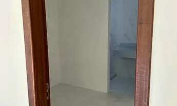 Imagem 5: Casa de condomínio para venda possui 280 metros quadrados com 4 quartos