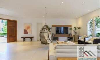 Imagem 5: Casa de Alto Padrão em Condomínio de 4 Dormitórios (533,45m²), 4 Suítes, 5 Vagas. Bairro n