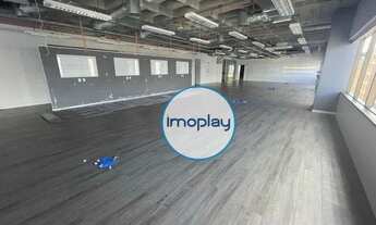 Imagem 2: Conjunto comercial de 756m², com piso elevado, sistema de ar-condicionado e sacada