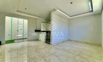 Imagem 2: Casa com 3 Quartos à Venda, Candelária, próximo à Rua Padre Pedro Pinto