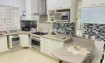 Imagem 3: Casa à venda no Jardim Champagnat, zona Oeste de Londrina PR