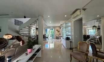 Imagem 7: Casa de Alto Padrão em Condomínio Exclusivo na Trindade