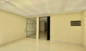 Imagem 7: Sobrado com piscina e quintal à venda