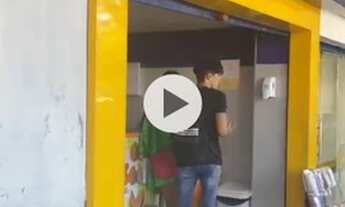 Imagem 4: 02 ( duas ) Lojas 02 frentes excelente localização muito movimento tratar pelo celular 81