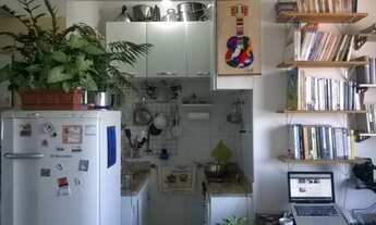 Imagem 3: Aluguel de kitnet no Bairro 2 de Julho, com vista pro mar