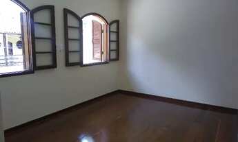 Imagem 4: Casa tipo sobrado no Bairú com três quartos