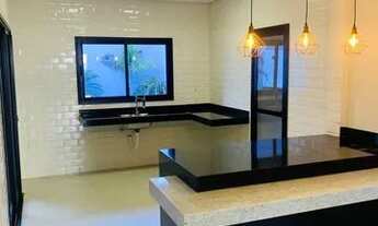 Imagem 7: Casa para venda com 180 metros quadrados com 3 quartos em Santa Mônica - Uberlândia - MG